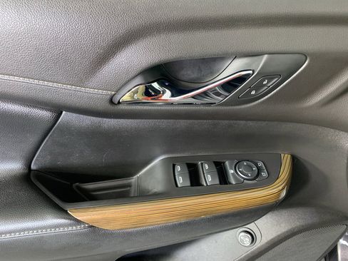 Used 2019 GMC Acadia SLE image 15