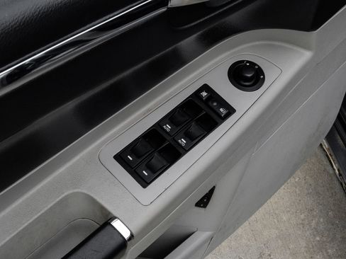 Used 2006 Chrysler 300 SRT8 w/ SRT Option Group II RWD image 42
