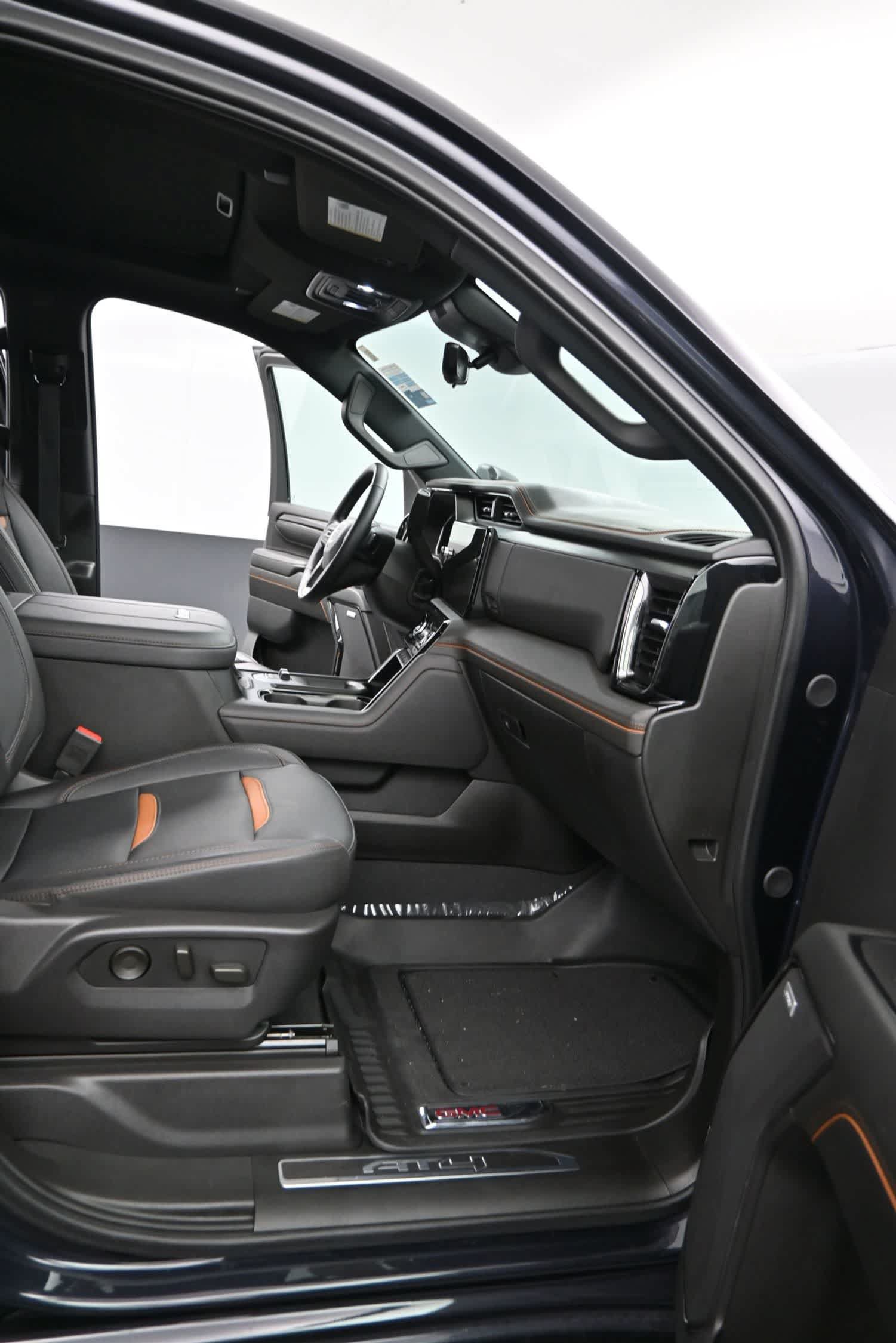 Used 2024 GMC Sierra 2500 AT4 w/ AT4 Premium Plus Package AWD/4WD image 24