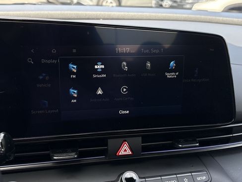 Used 2025 Hyundai Elantra SEL FWD image 18