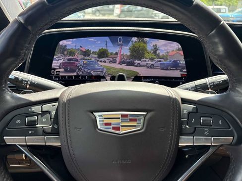 Used 2023 Cadillac Escalade Sport Platinum AWD/4WD image 11