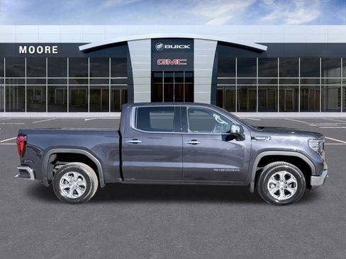 Used 2025 GMC Sierra 1500 SLT image 2