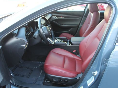 Used 2022 MAZDA MAZDA3 s FWD image 18