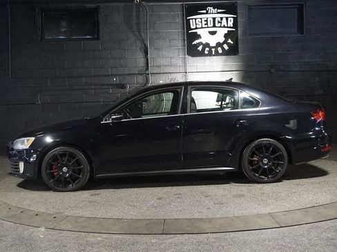 Used 2012 Volkswagen Jetta GLI FWD image 2