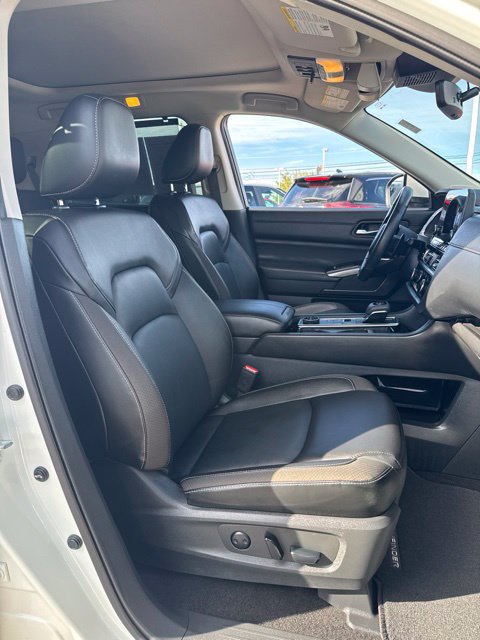 Certified 2023 Nissan Pathfinder SL w/ SL Premium Package AWD/4WD image 17