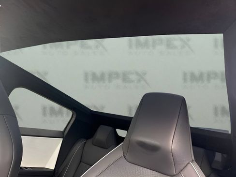 Used 2024 Tesla Cybertruck AWD Crew Cab image 11