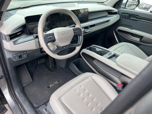Used 2024 Kia EV9 Wind AWD/4WD image 15