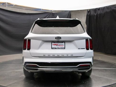 Used 2021 Kia Sorento EX image 11