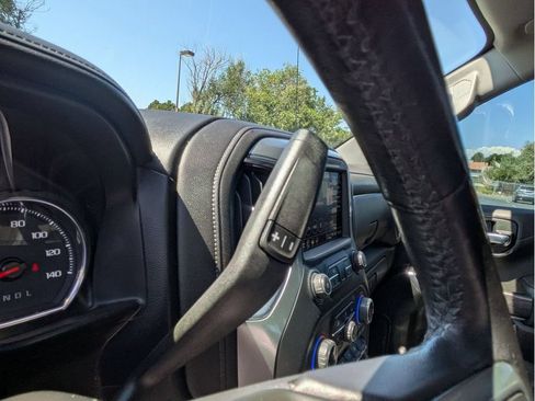 Used 2021 Chevrolet Silverado 1500 LTZ AWD/4WD image 33