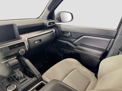 Certified 2025 Toyota 4Runner SR5 AWD/4WD image 23