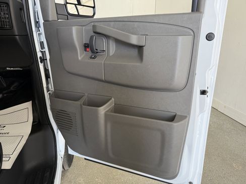New 2025 Chevrolet Express 3500 w/ Driver Convenience Package image 30