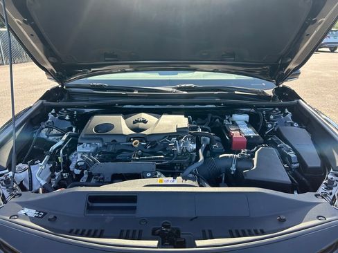 Used 2024 Toyota Camry SE image 29