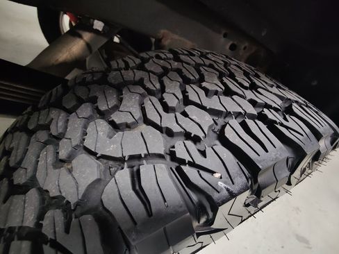 Used 2015 Chevrolet Silverado 2500 LT w/ LT Convenience Package image 11