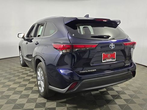 Used 2021 Toyota Highlander Limited image 8