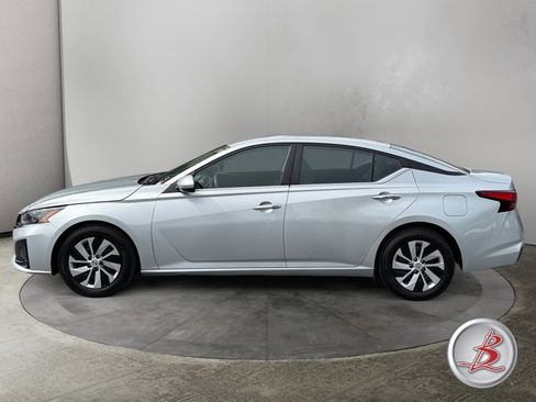 Used 2023 Nissan Altima 2.5 S FWD image 4