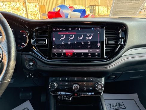 Used 2024 Dodge Durango GT image 28