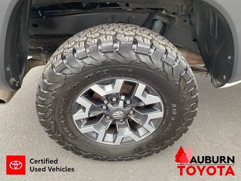 Certified 2020 Toyota Tacoma TRD Off-Road w/ TRD Premium Off Road Package AWD/4WD image 12