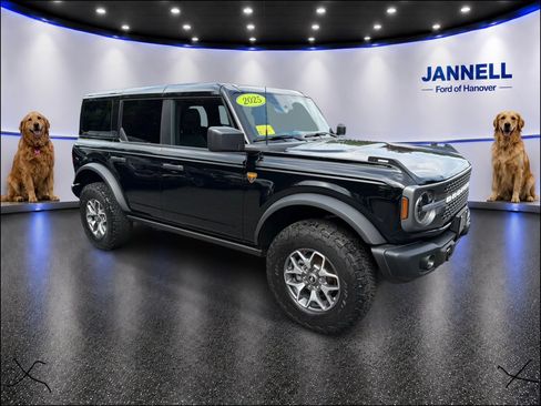 Used 2025 Ford Bronco Badlands AWD/4WD image 3