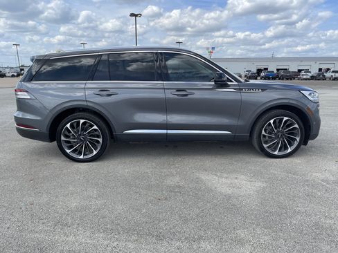 Used 2024 Lincoln Aviator Reserve w/ Equipment Group 201A AWD/4WD image 3