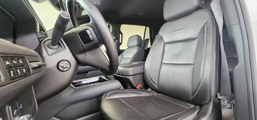 Used 2024 GMC Yukon Denali AWD/4WD image 19