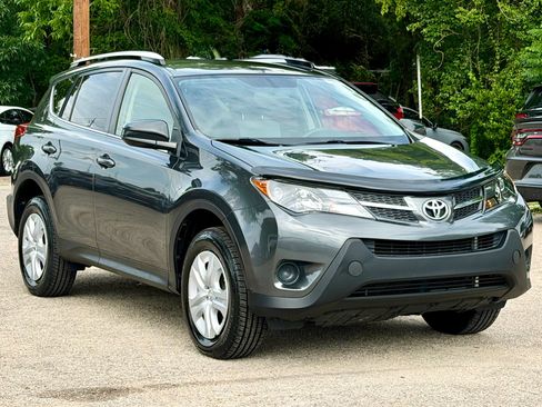 Used 2015 Toyota RAV4 LE FWD image 1