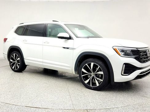 Used 2024 Volkswagen Atlas SEL Premium R-Line image 3