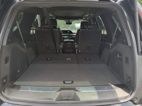 Used 2024 Cadillac Escalade Premium Luxury w/ Performance Package AWD/4WD image 11
