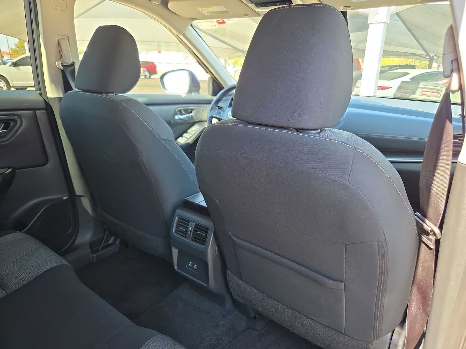 Used 2025 Nissan Rogue SV FWD image 15
