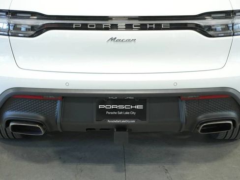 Certified 2026 Porsche Macan AWD/4WD image 39
