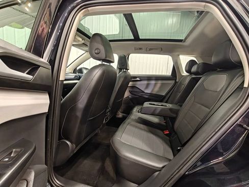 Used 2023 Volkswagen Taos SE AWD/4WD image 27