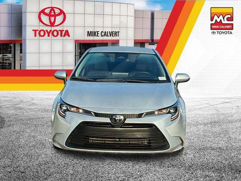 Certified 2025 Toyota Corolla LE FWD image 8