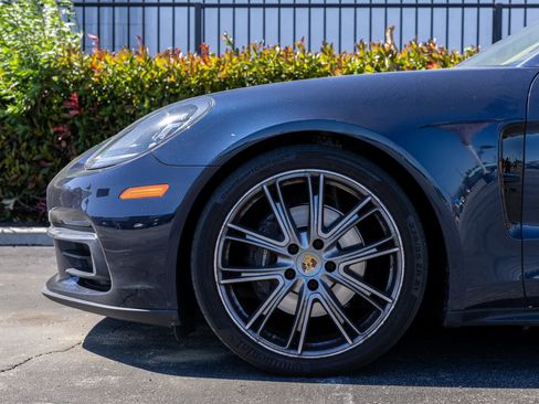 Used 2019 Porsche Panamera 4 image 8