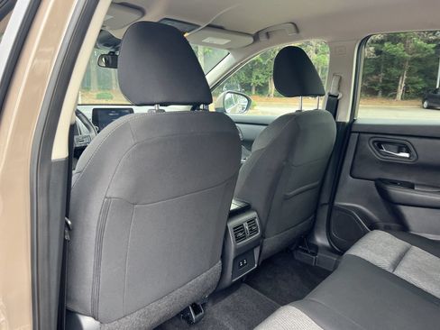 Certified 2025 Nissan Rogue SV AWD/4WD image 19