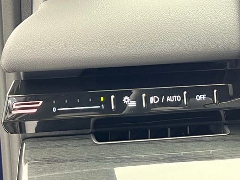 Used 2026 BMW 530i w/ Premium Package RWD image 19