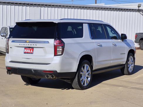 Used 2022 Chevrolet Suburban High Country image 6