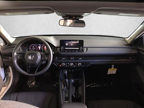 Certified 2025 Honda Accord SE image 17
