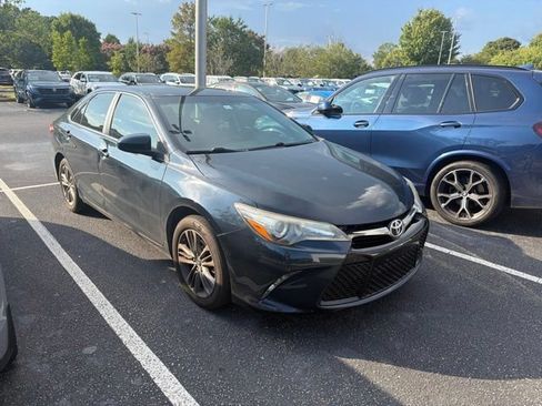 Used 2017 Toyota Camry SE FWD image 6