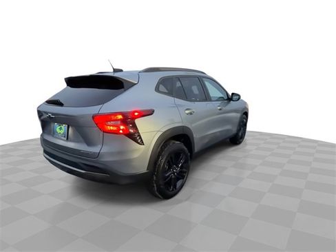 Certified 2024 Chevrolet Trax ACTIV w/ Driver Confidence Package image 8