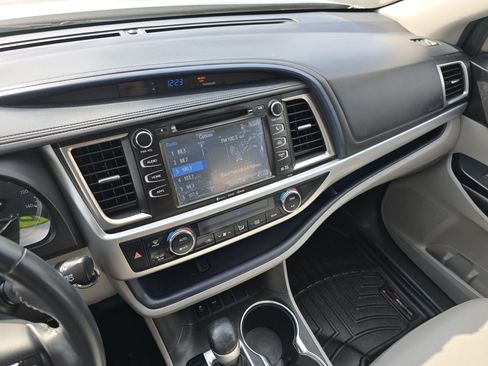Used 2016 Toyota Highlander XLE image 34