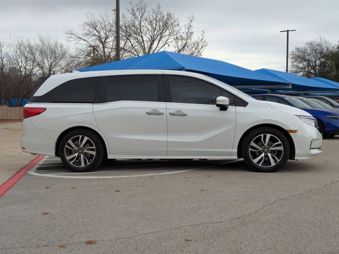 Used 2022 Honda Odyssey Touring image 3