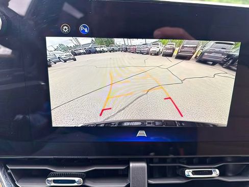 Used 2025 Chevrolet Equinox ACTIV AWD/4WD image 33