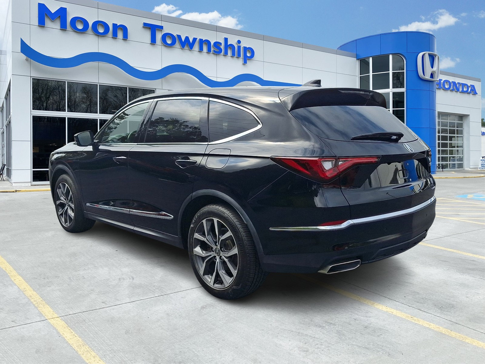 Used 2024 Acura MDX w/ Technology Package AWD/4WD image 4