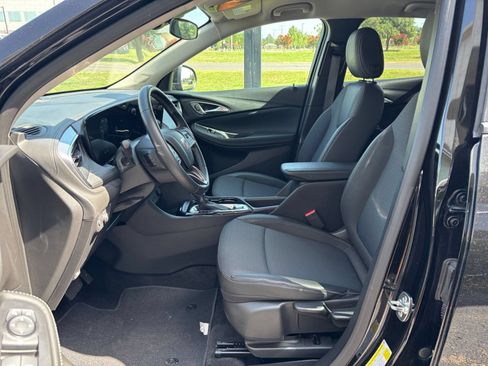Used 2025 Buick Encore GX Preferred FWD image 25