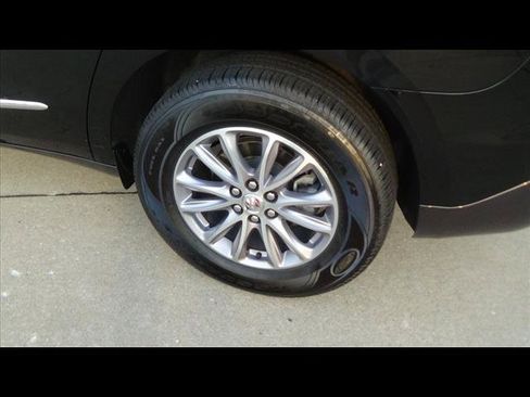 Used 2024 Buick Enclave Premium image 9