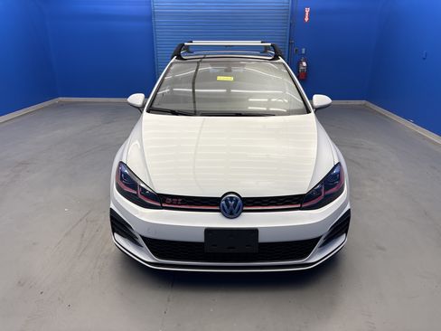 Used 2019 Volkswagen GTI SE FWD image 3