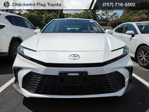 Used 2026 Toyota Camry SE FWD image 2