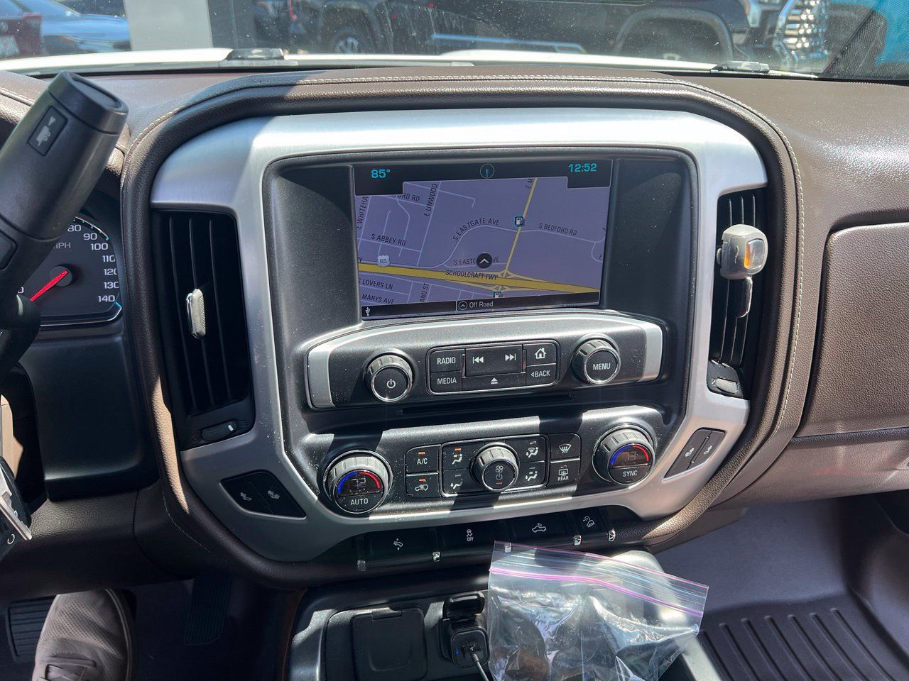 Used 2018 GMC Sierra 1500 SLT w/ SLT Premium Package AWD/4WD image 13