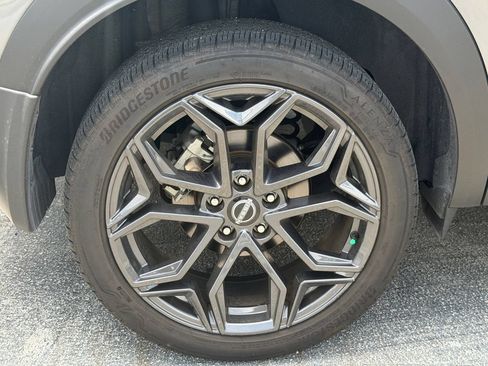 Used 2025 Nissan Kicks SR FWD image 16