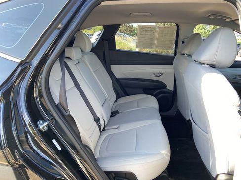 Used 2025 Hyundai Tucson SE FWD image 14