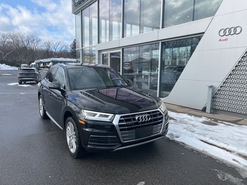 Used 2019 Audi Q5 2.0T Premium Plus w/ Premium Plus Package image 2